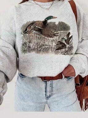 Cozy Crewneck Sweatshirt with Flying Duck Graphic - Light Gray